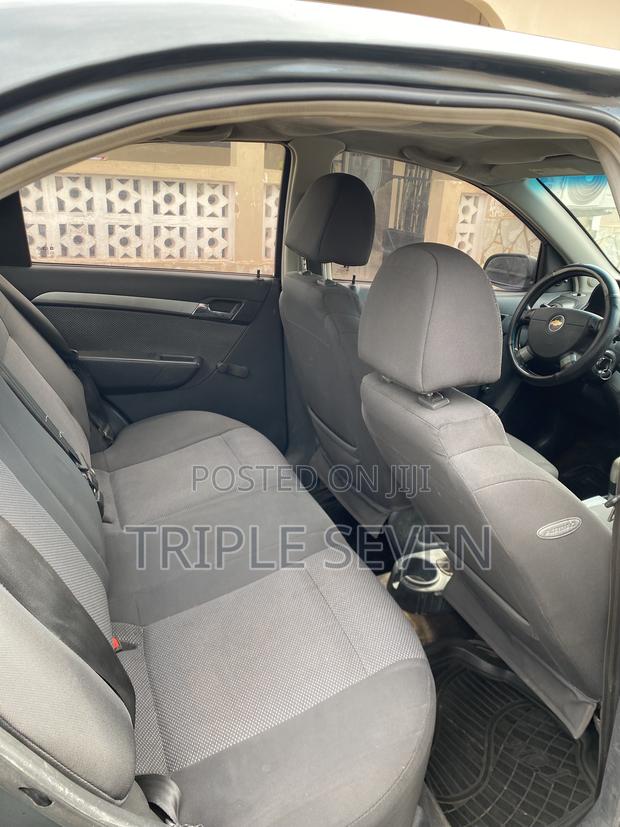 Chevrolet Aveo 2011 Gray