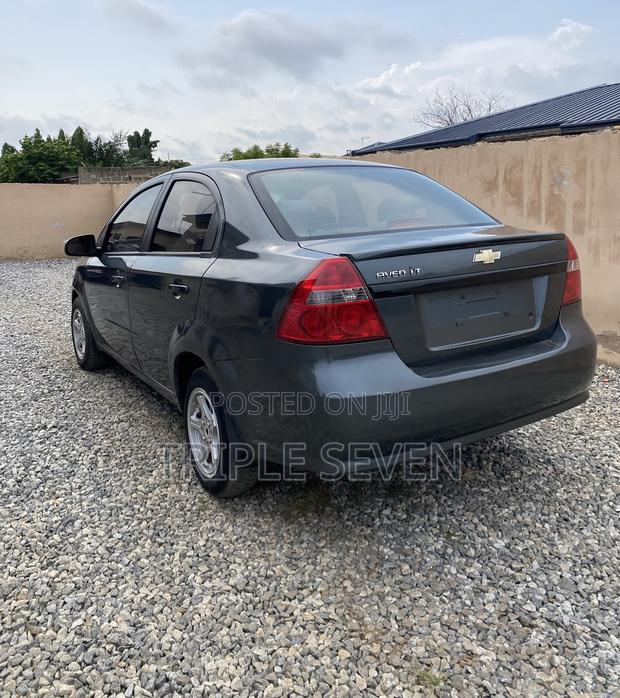 Chevrolet Aveo 2011 Gray