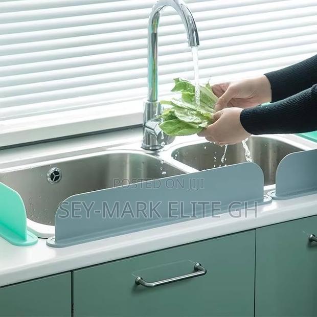 Silicone Sink Splash Guard · Photo 3