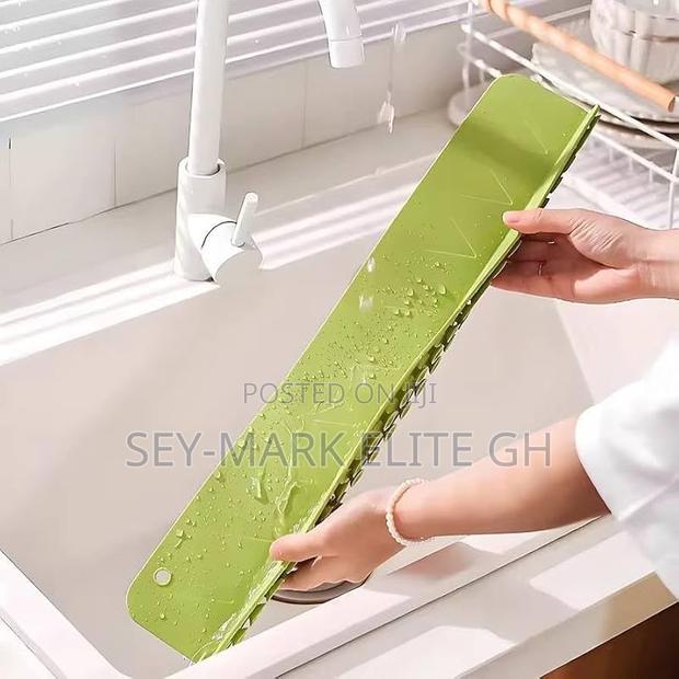 Silicone Sink Splash Guard · Photo 4