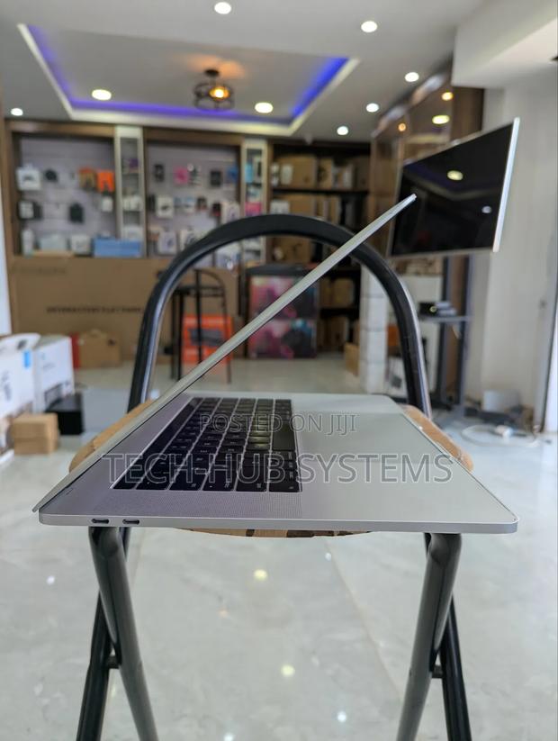 Laptop Apple MacBook Pro 2016 16GB Intel Core I7 SSD 512GB photo 3