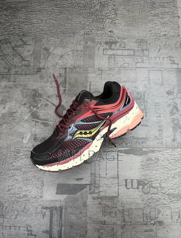 Saucony Progrid Omni 9 'Autumnal Equinox' Sneaker. photo 3