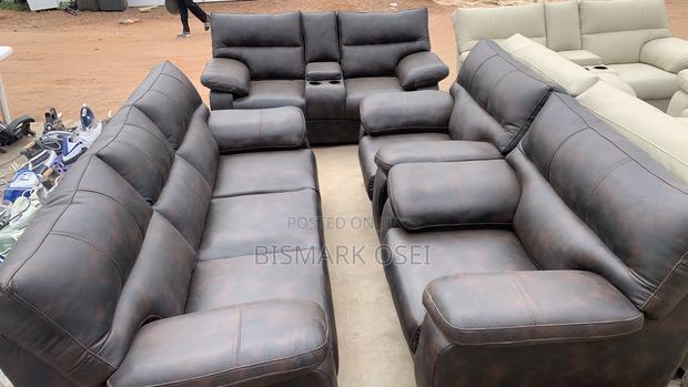 A Complete Set of a Very Comfortable and Quality Sofa Set photo 2