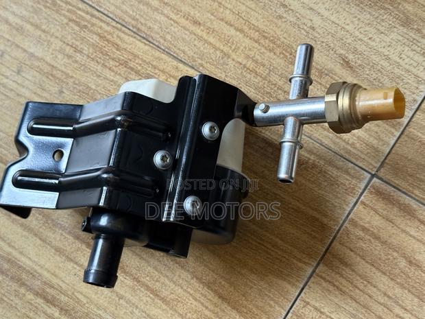 New Purge Control Valve for Land Rover Lr174757 Wtr500030