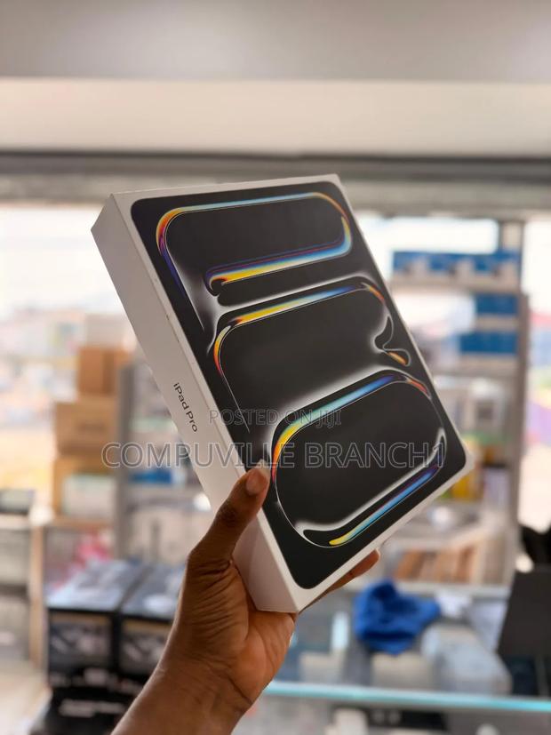 New Apple iPad Pro 13 (2025) 1 TB Black photo 2