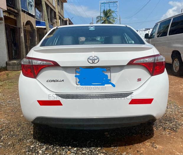 Saloon Car for Rent Come With a Driver photo 4
