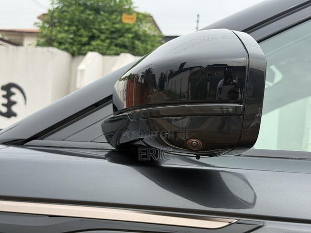 Land Rover Range Rover Velar Dynamic HSE 2024 Gray