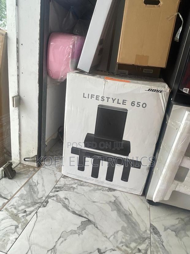 Bose 650 Classic Aura Surround Theatre Pack · Photo 2