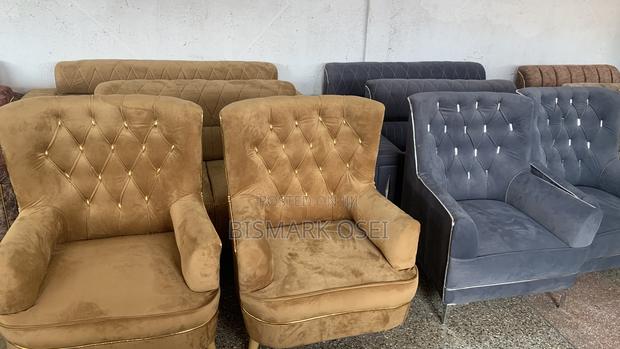 A Complete Set of a Royal Sofa photo 3