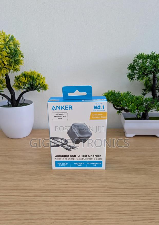 Anker Nano Charger 45w With Usb-C to Usb-C Cable · Photo 2