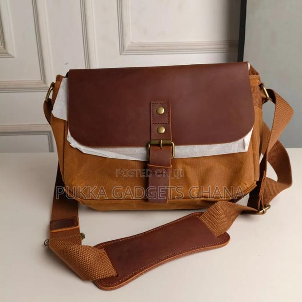 Xk986 Leather And Canvas Side Bag · Photo 3