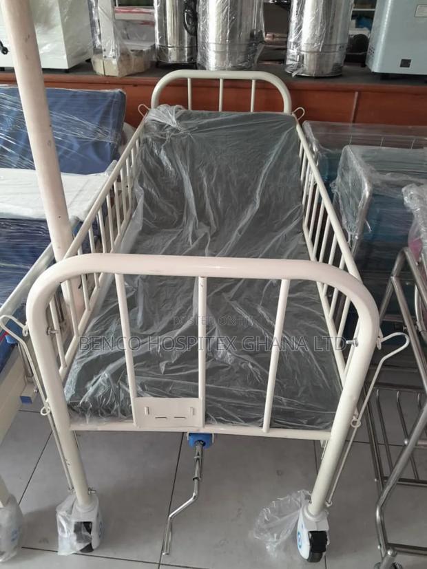 Children Hospital Bed · Photo 2