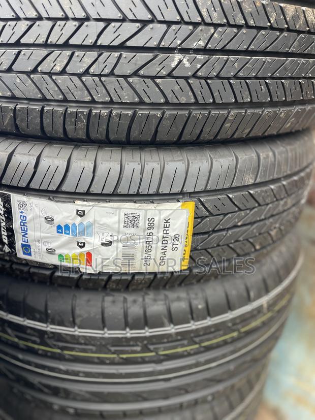 215/65r16 Dunlop Tires
