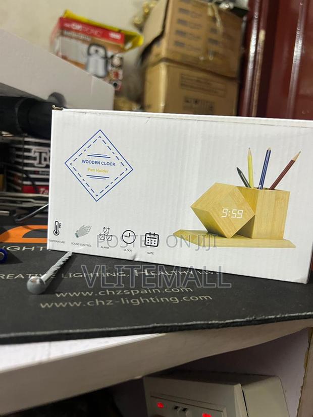 Digital Desktop Clock and Pencil Holder · Photo 4