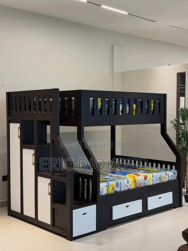 Bunk Bed With Cabinet · Photo 3