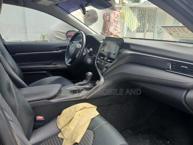 Toyota Camry SE 2021 Black