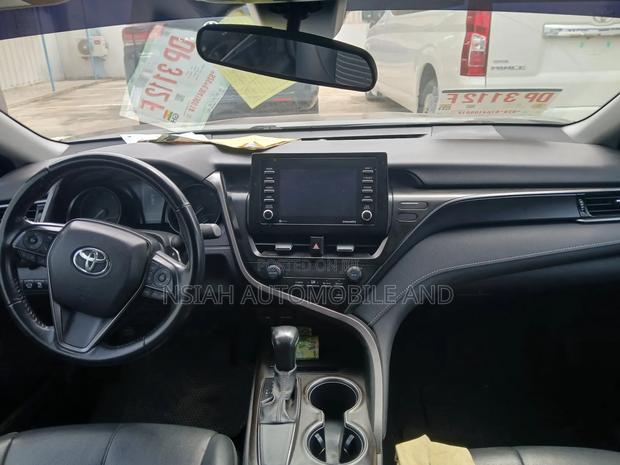 Toyota Camry SE 2021 Black