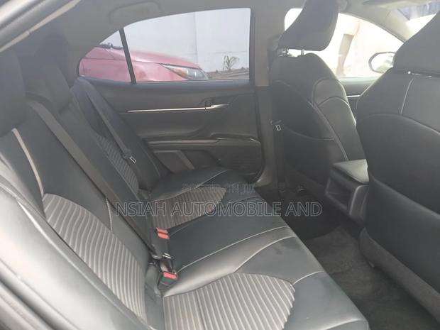 Toyota Camry SE 2021 Black