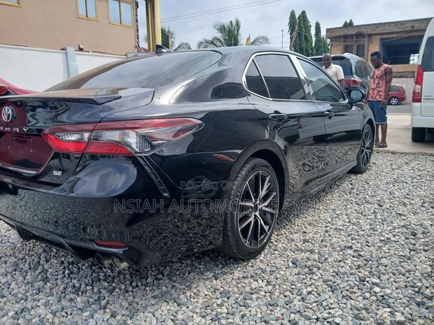 Toyota Camry SE 2021 Black