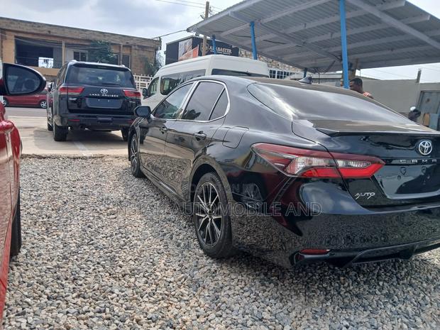 Toyota Camry SE 2021 Black