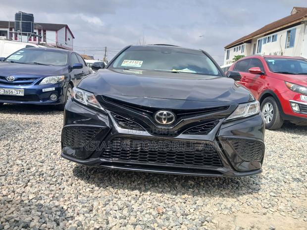 Toyota Camry SE 2021 Black