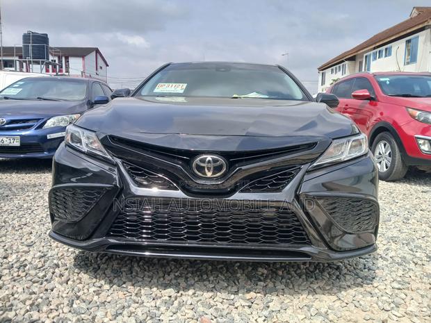 Toyota Camry SE 2021 Black