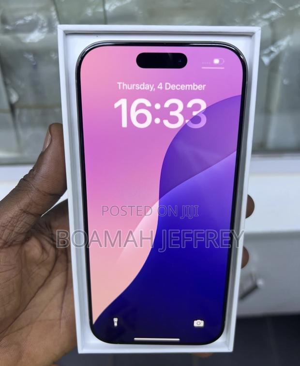 Apple iPhone 16 Pro 128 GB Gray · Photo 4