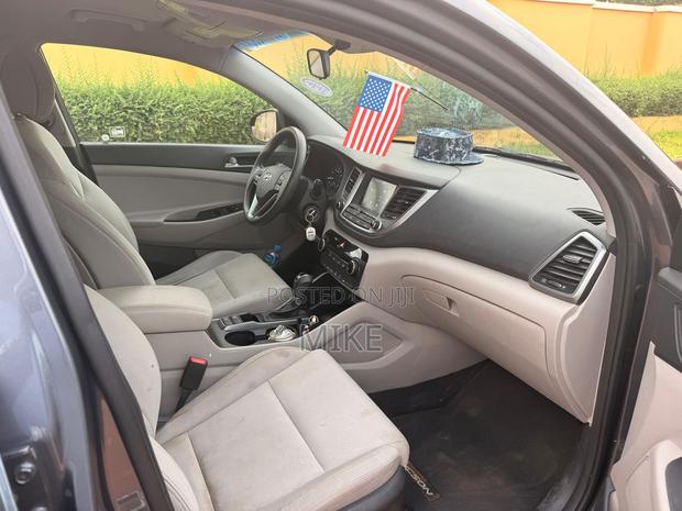 Hyundai Tucson SEL FWD 2018 Gray