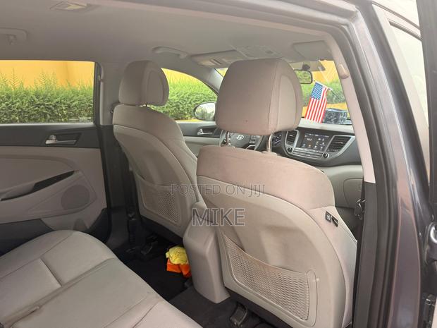 Hyundai Tucson SEL FWD 2018 Gray