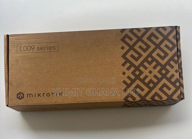 Mikrotik L009 8x Gbit Ethernet, 1x 2.5gbit SFP Router [L009uigs-Rm] · Photo 4