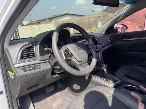 Hyundai Avante 2018 White