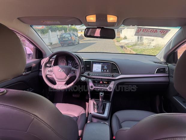 Hyundai Avante 2018 White