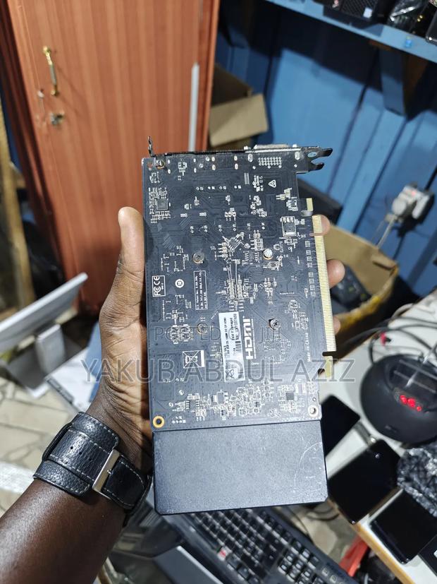 Non Plug Rx 550 2gig Dx12 Ddr2 photo 3
