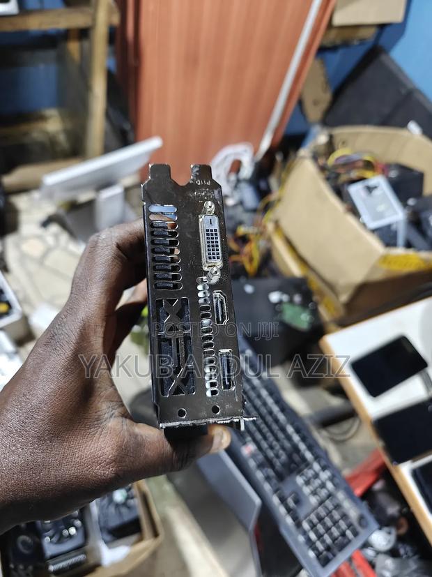 Non Plug Rx 550 2gig Dx12 Ddr2 photo 2