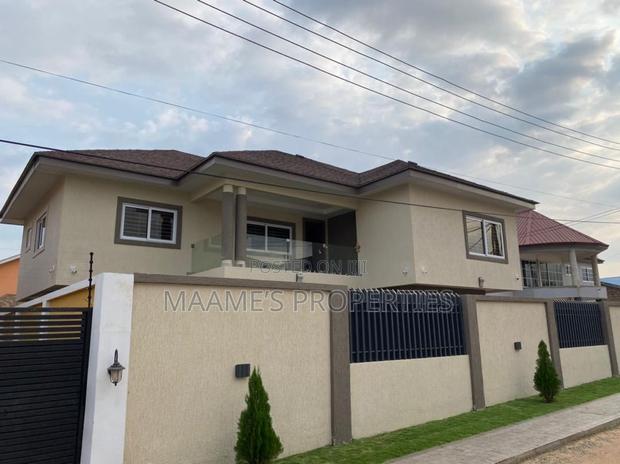 5bdrm Duplex in Airport Residential Area for sale · Photo 1
