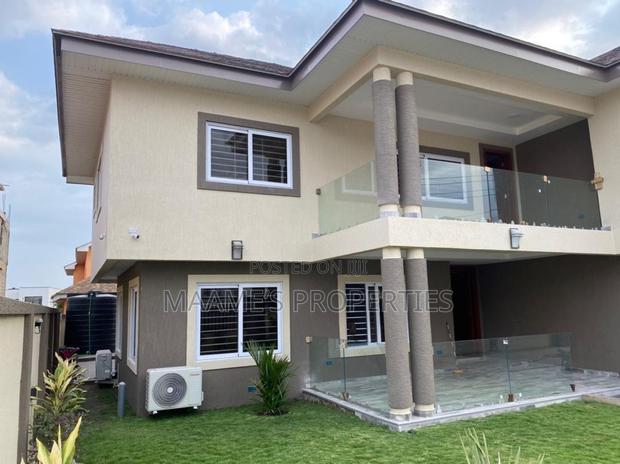 5bdrm Duplex in Airport Residential Area for sale · Photo 3