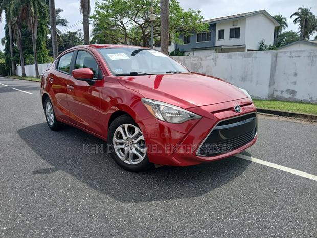 Toyota Yaris iA 1.5 FWD 2016 Red