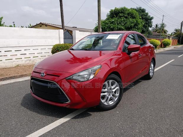 Toyota Yaris iA 1.5 FWD 2016 Red photo 2
