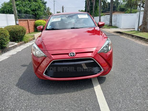 Toyota Yaris iA 1.5 FWD 2016 Red photo 3