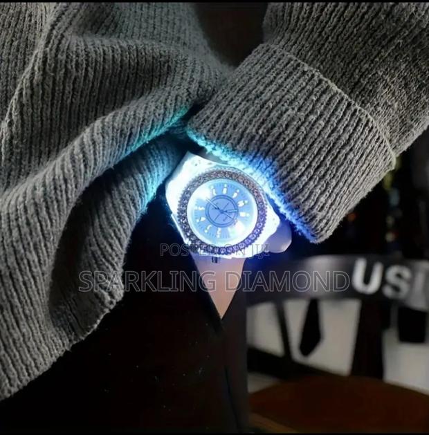 Led Luminous Rhinestone Silicone Watch (Unisex) photo 2