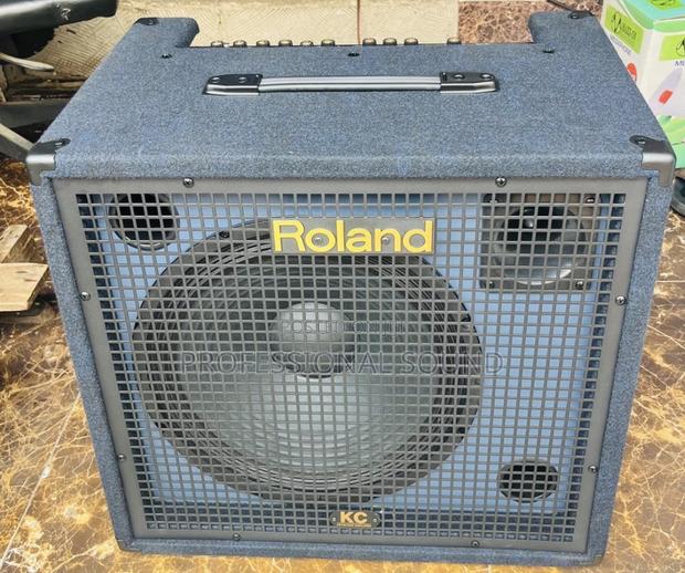 Roland Kc-550 Stereo Mixing Keyboard Amplifier. · Photo 3