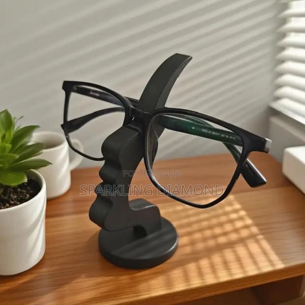Side Face Eyeglass Holder – Minimalist Desk Stand (Black/White) photo 2