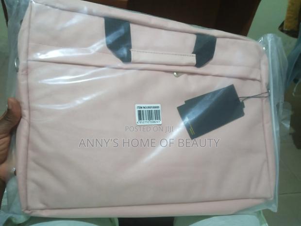 Quality Laptop Bag With Shoulder Strap · Photo 3