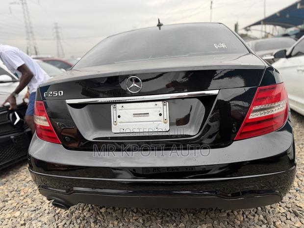 Mercedes-Benz C250 2014 Black