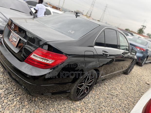 Mercedes-Benz C250 2014 Black