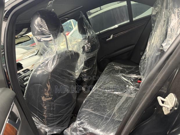 Mercedes-Benz C250 2014 Black