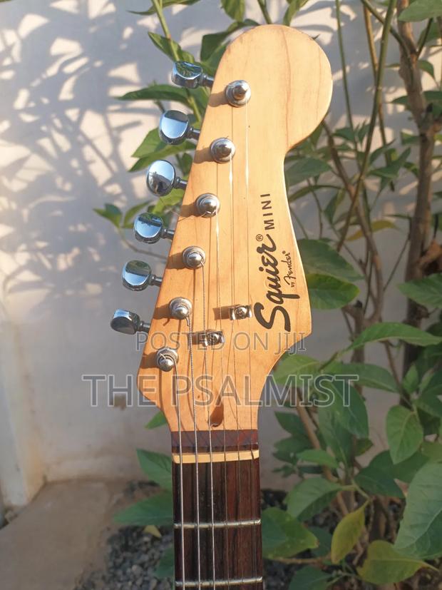 Fender Squier Mini With An Original Padded Bag photo 3