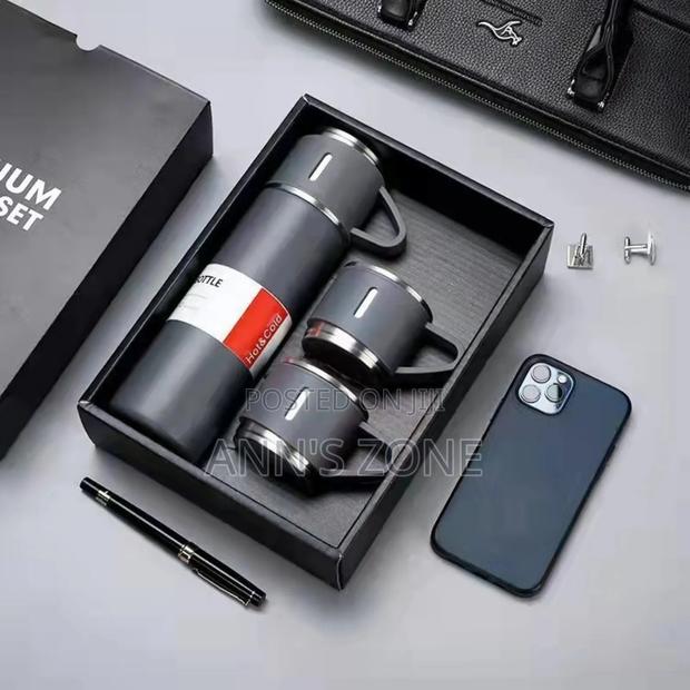Premium 3 in 1 Vacuum Flask · Photo 4