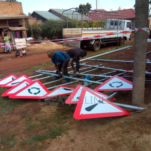 Road Signages · Photo 2