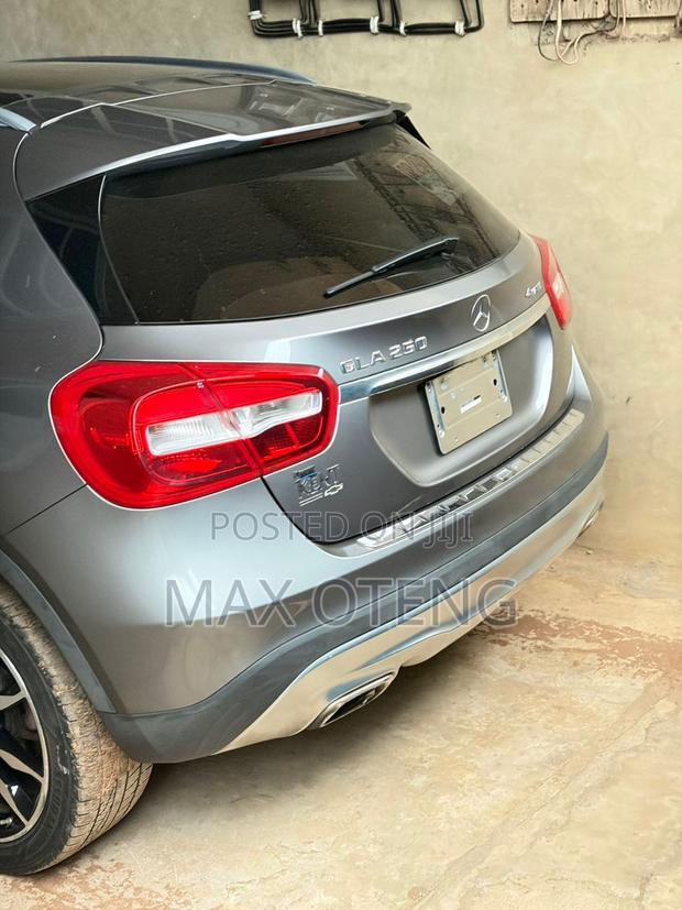 Mercedes-Benz GLA 250 2019 Silver photo 4